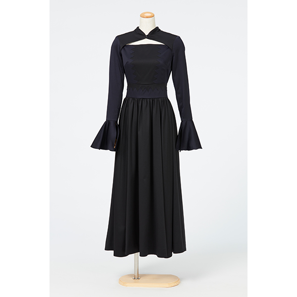 Flare Dress / Inspired by Spinning World / Black | Perfume Closet