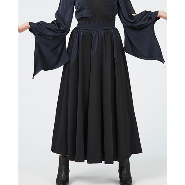 Flare Skirt / Inspired by Spinning World / Black | Perfume Closet