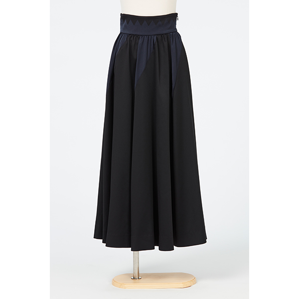 Flare Skirt / Inspired by Spinning World / Black | Perfume Closet