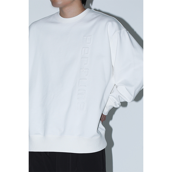 Embossed Logo Pullover / White | Perfume | A!SMART