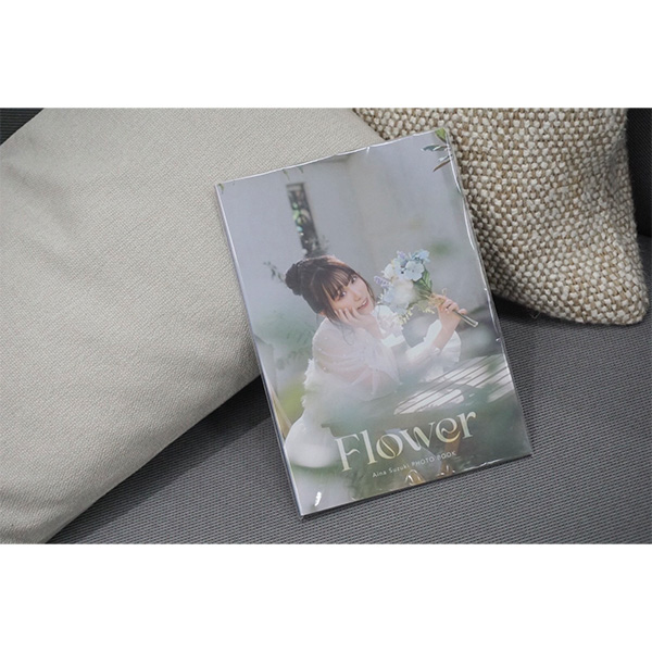 Aina Suzuki PHOTO BOOK ーFlowerー by Ai catwalk | 鈴木愛奈 | A!SMART