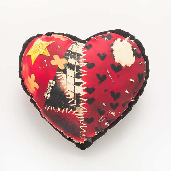 NEXT LIFE HEART CUSHION | SIRUP | A!SMART