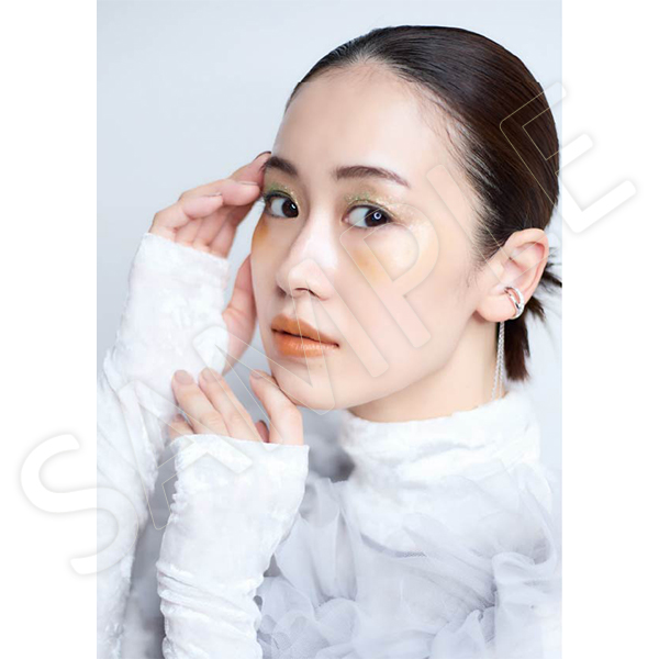 愛希れいか 2026-2027年カレンダー「Elysia」FC会員特典【直筆サイン入